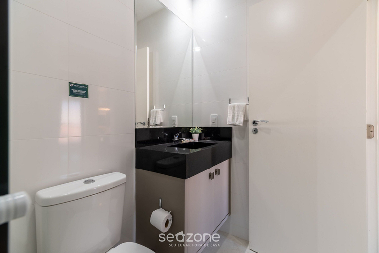 Bathroom, 2B Apt w/ Barbecue by the sea Uml0104, Bombinhas