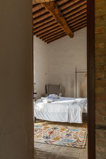 Bedroom 4, AGRITURISMO QUARANTALLINA, Siena