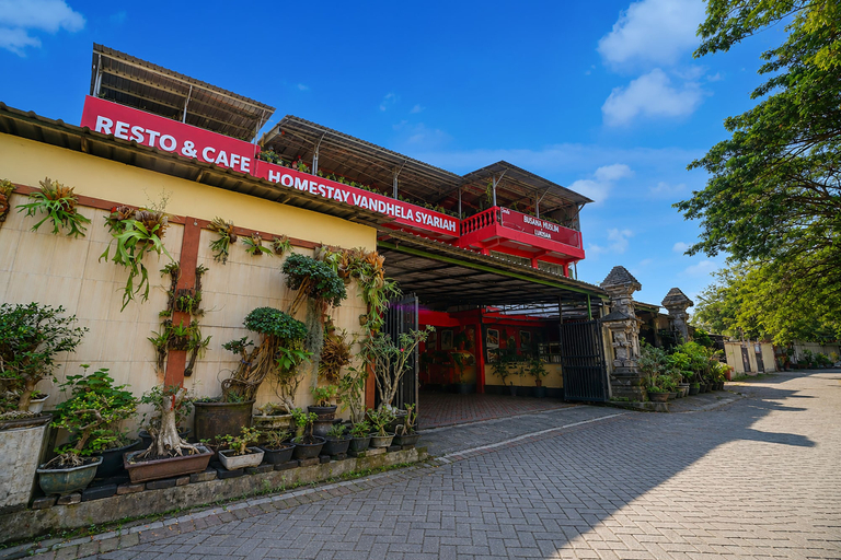 Front of property 4, Hotel O near City of Tomorrow Mall formerly Vandhela Homestay, Surabaya
