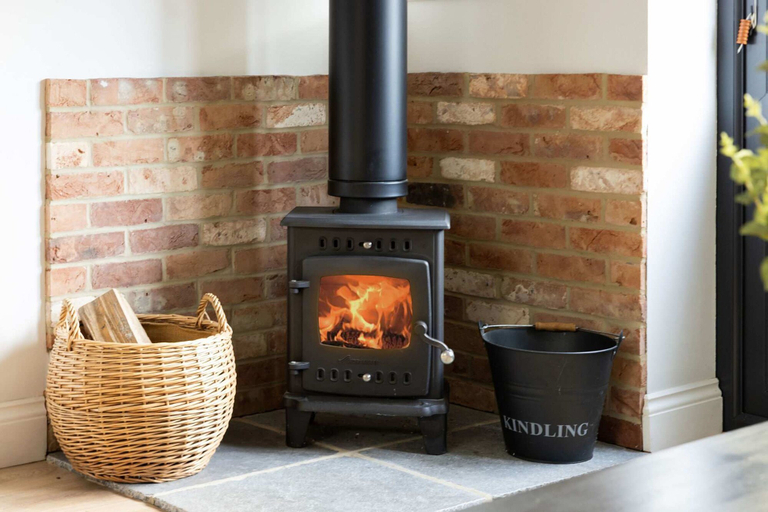 Room 3, Sidlesham Hideaway Logburner Garden, West Sussex
