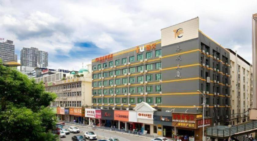 Exterior & Views