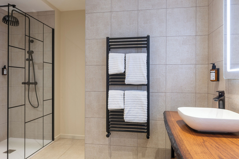 Bathroom 4, Hotel aux Terrasses, Saône-et-Loire