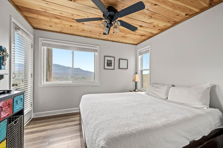3, Indoor Pool Sleeps 7 Mountain Views Playground, Sevier