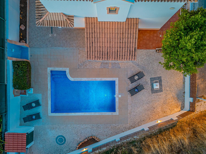 Sport & Beauty 2, Villa Tranquility - com Piscinia Aquecivel & BBQ em Alcantarilha, Silves