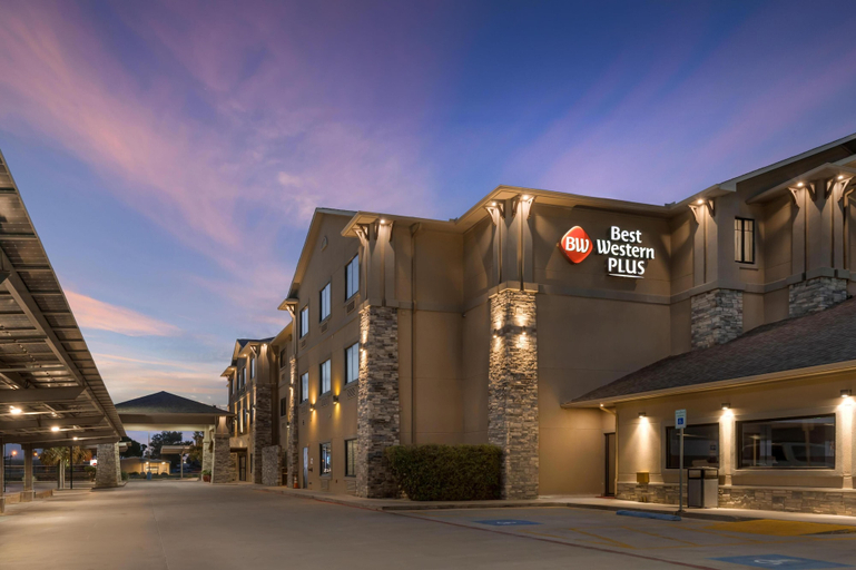 Exterior & Views 2, Best Western Plus Big Lake Inn, Reagan