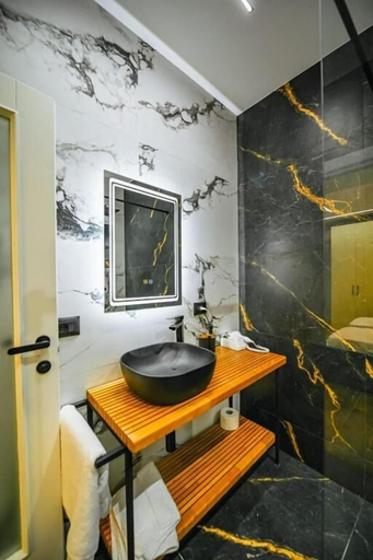 Bathroom 3, Mon Ami Boutique Hotel, Shkodrës