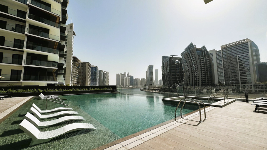 Room 2, Modern 2BR Retreat Near Downtown Dubai, Dubai