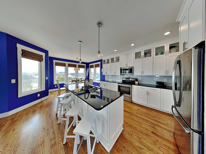 Food & Drinks, Shore Sounds Fun by Topsail Realty, Pender