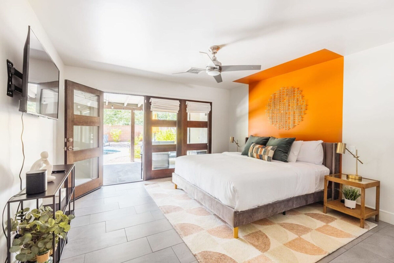 Room 3, Right Near Old Town 4BR With Heated Pool, Maricopa