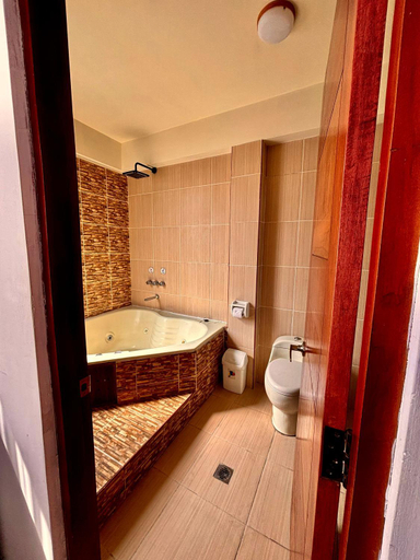 Bathroom, Hotel Berlina, Pedro Domingo Murillo