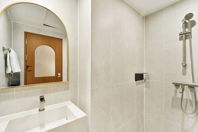 Bathroom 4, hotel onggi, Gyeongju