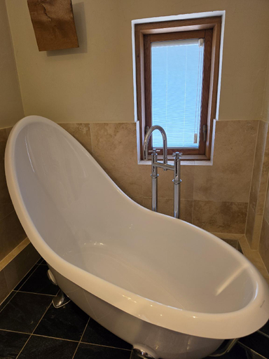 Bathroom, The Kinmel Arms, Conwy