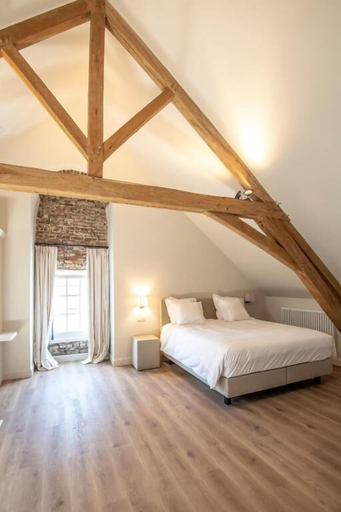 Bedroom 4, Jezuietenplein 21, Oost-Vlaanderen