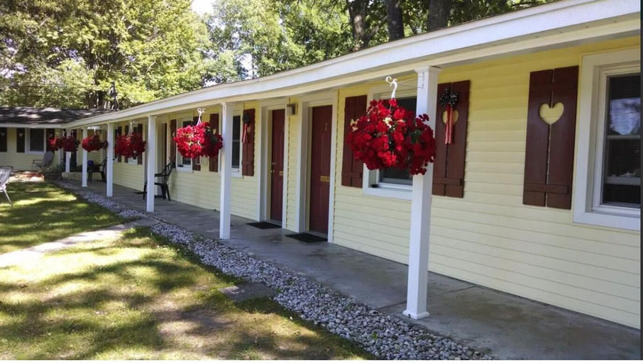Exterior 5, Interlochen Motel, Grand Traverse