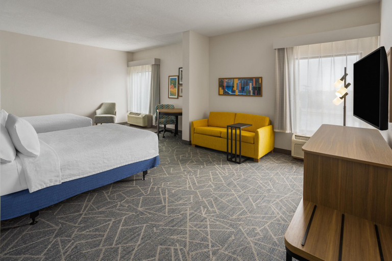 Bedroom 2, Hampton Inn Staunton, Augusta