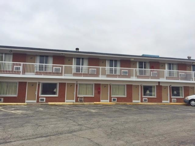 Exterior & Views 2, Americas Best Value Inn & Suites Macon at Sunset Dr, Macon