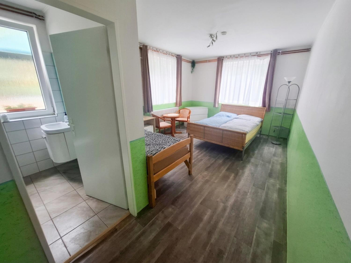 2, Penzion U jezera, Tachov