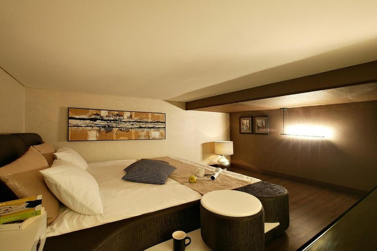 Bedroom 2, Frame House Yeongwol Boutique Pension, Yeongwol