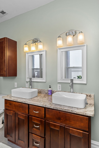 Room 5, Near Forest Park Central West End - Sleeps 6, Saint Louis