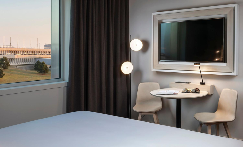 Bedroom 2, INNSiDE Paris Charles de Gaulle Airport, Val-d'Oise