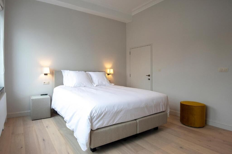 Bedroom 4, Jezuietenplein 21, Oost-Vlaanderen