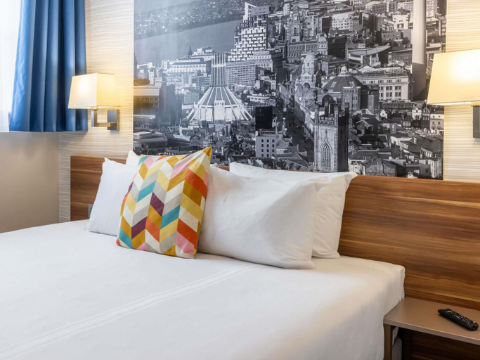 Bedroom 3, Adagio Liverpool City Centre, Sefton