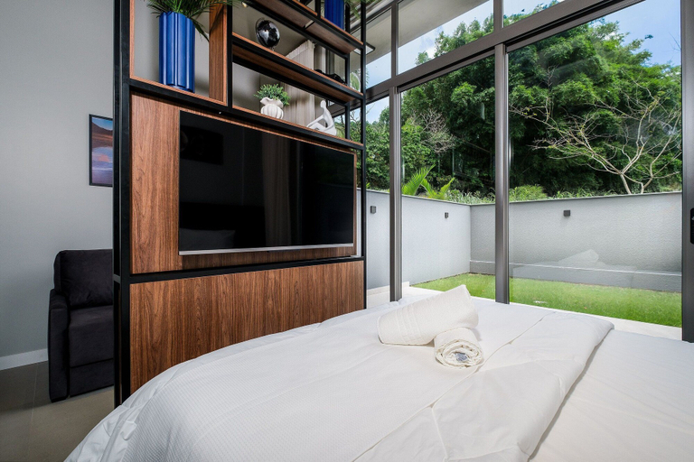 Room 5, Modern Studio 750m From Canas Beach Tps108, Florianopolis