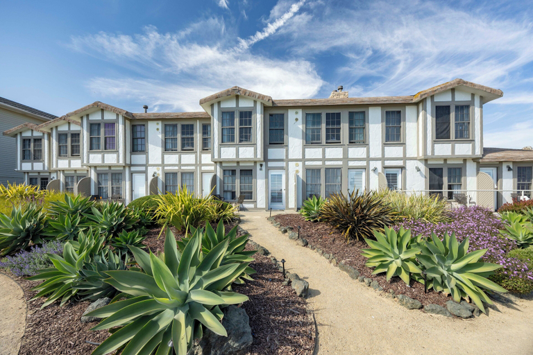Exterior & Views 2, Cottage Inn By The Sea, San Luis Obispo