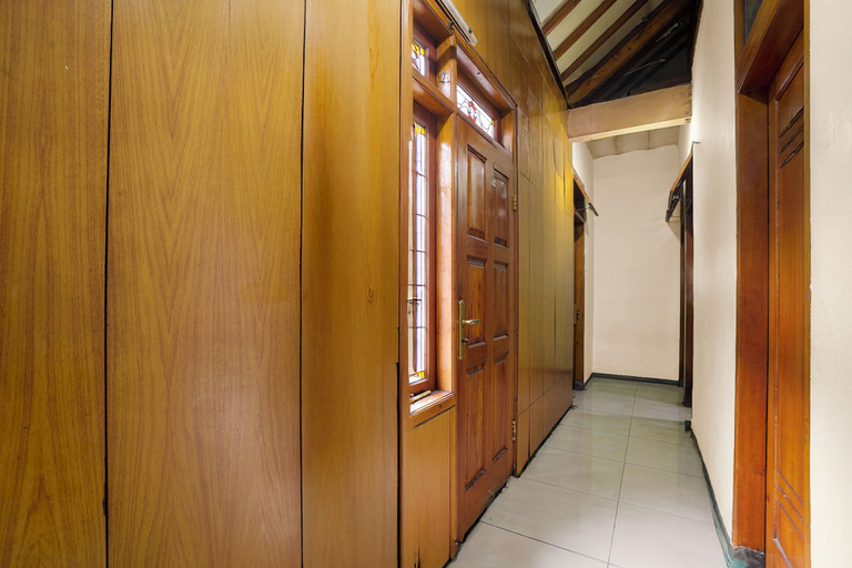 Lobby 5, OYO 95170 Purnama Baru Syariah, Blitar