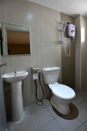 Bathroom 3, Swing & Pillows @ KL Pekeliling, Kuala Lumpur