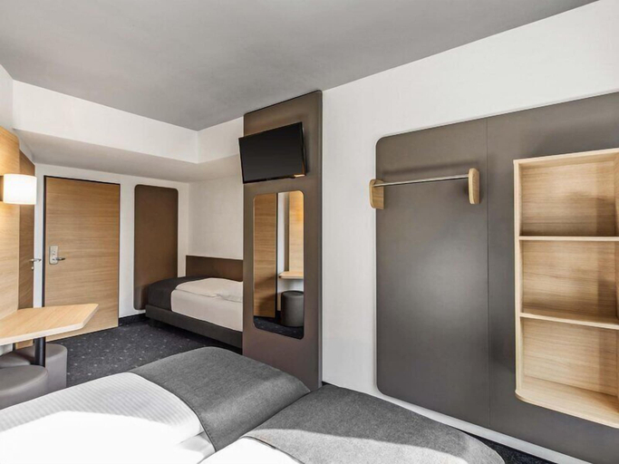 Bedroom 3, B&B HOTEL Lübeck-Hbf, Lübeck