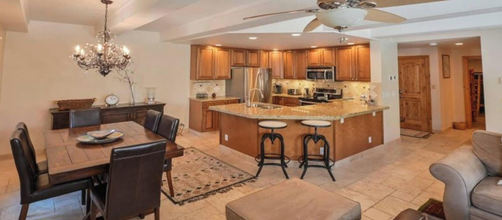 Interior 4, Ski Lodge Styled Plaza Condo 3 Bedroom Condo, Gunnison