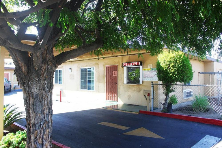 Exterior & Views 2, Royla Motel, Los Angeles