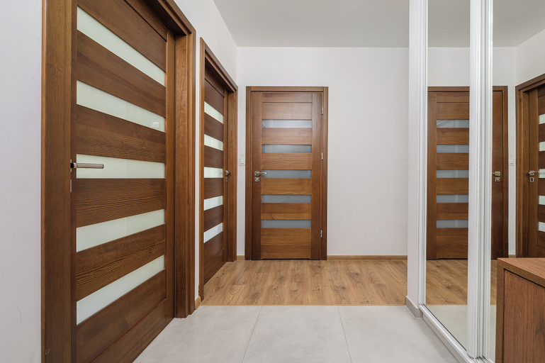 Room 4, Lumina 2BR Apart with Parking & Balcony, Warsaw