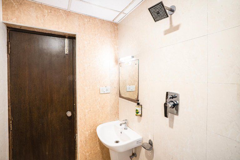 Bathroom 4, Itsy Hotels Worldtree ITPL, Bangalore