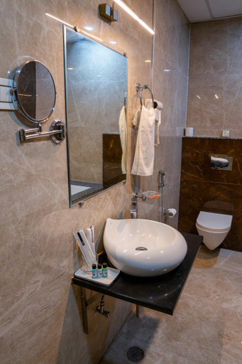 Bathroom 4, Hotel Sapphire Inn Siwan, Siwan