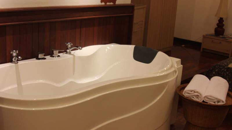 Bathroom 4, Avalon Hotel, Vientiane
