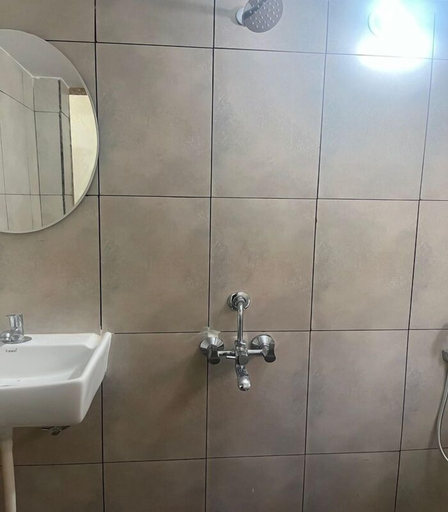 Bathroom 2, Diya residence, Mysore
