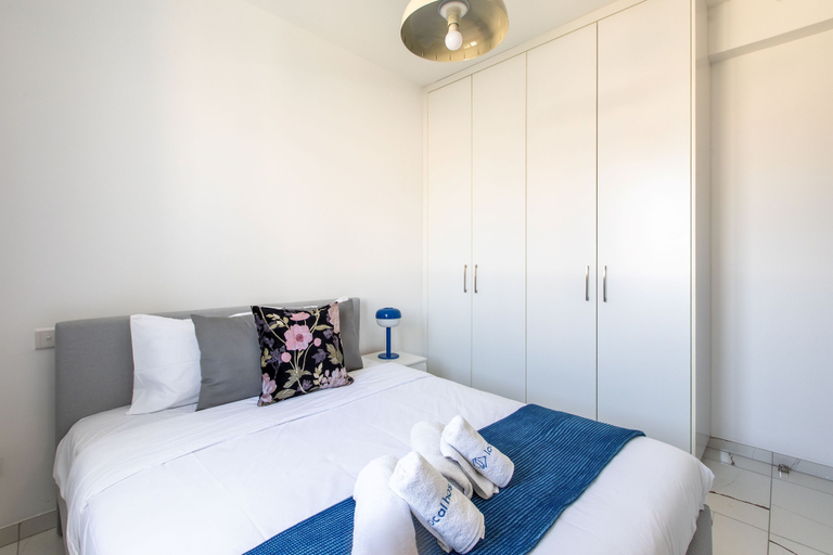 Room 2, Platinum Breeze - 1-BR Apt. in Larnaca, Larnaca