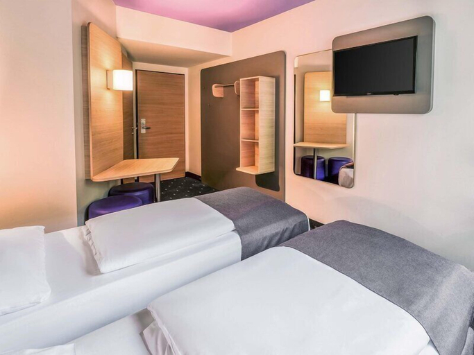Bedroom 2, B&B Hotel Stuttgart-Vaihingen, Stuttgart