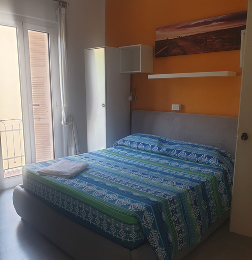 Bedroom 5, piccolo hotel holiday center, Savona