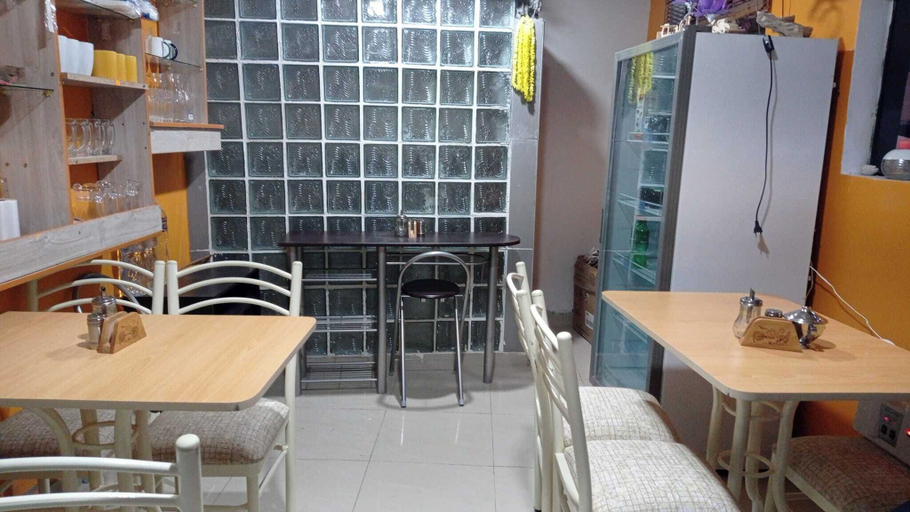 Food & Drinks, D'Gloria, Oyon