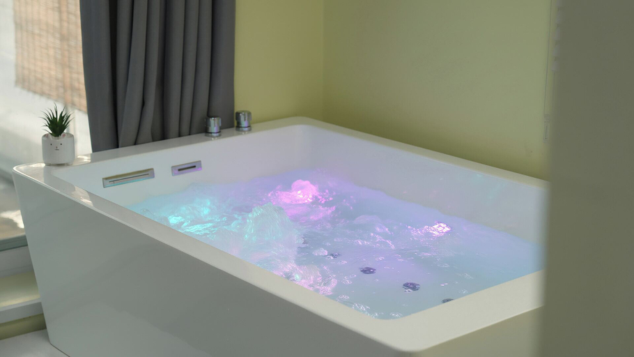 Bathroom 4, Yeongheungdo Sunset Spa Pension, Ongjin