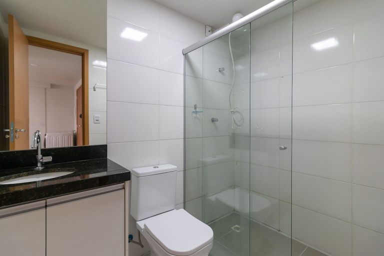 Bathroom 2, 1BR Apartment, Self-check-in, Asa Norte Nor0203, Brasília