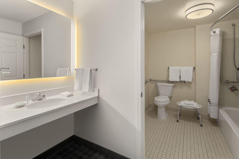 Bathroom 4, Residence Inn Minneapolis Downtown at The Depot, Hennepin