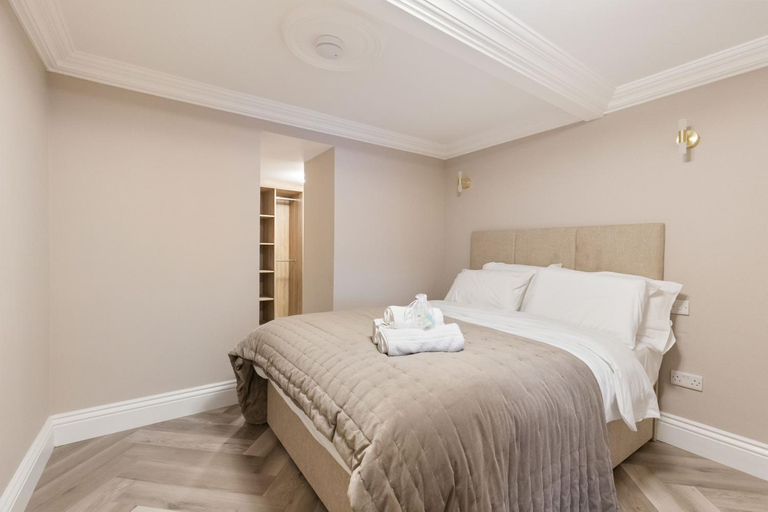 Bedroom, Mount Street Apartments, Dublin