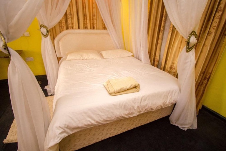 Bedroom, New Zonic Hotel, Nyaribari Chache
