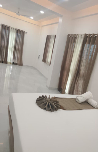 Room 5, Jayesh Lodging, Pune