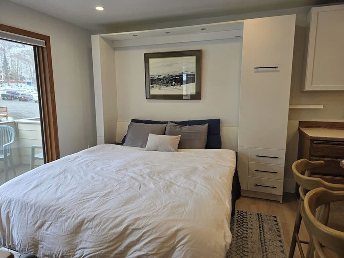 Interior 4, Second-floor Base Studio w/ Murphy Bed Near Alyeska, Anchorage