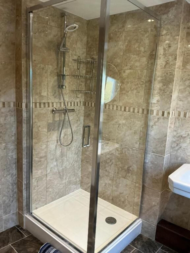 Bathroom 3, Rorrington Hall Bed & Breakfast, Shropshire